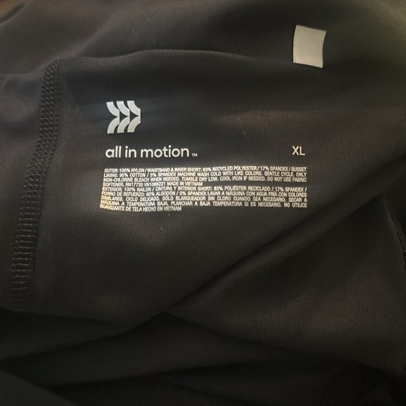 NWT HIGH RISE ALL IN MOTION 2-IN-1 SHORTS - Picture 7 of 8